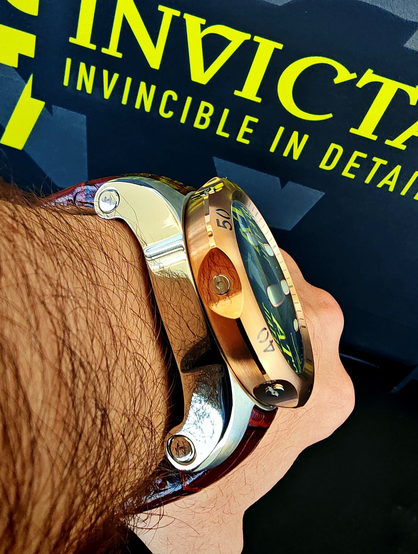 INVICTA Venom Brown 54 mm