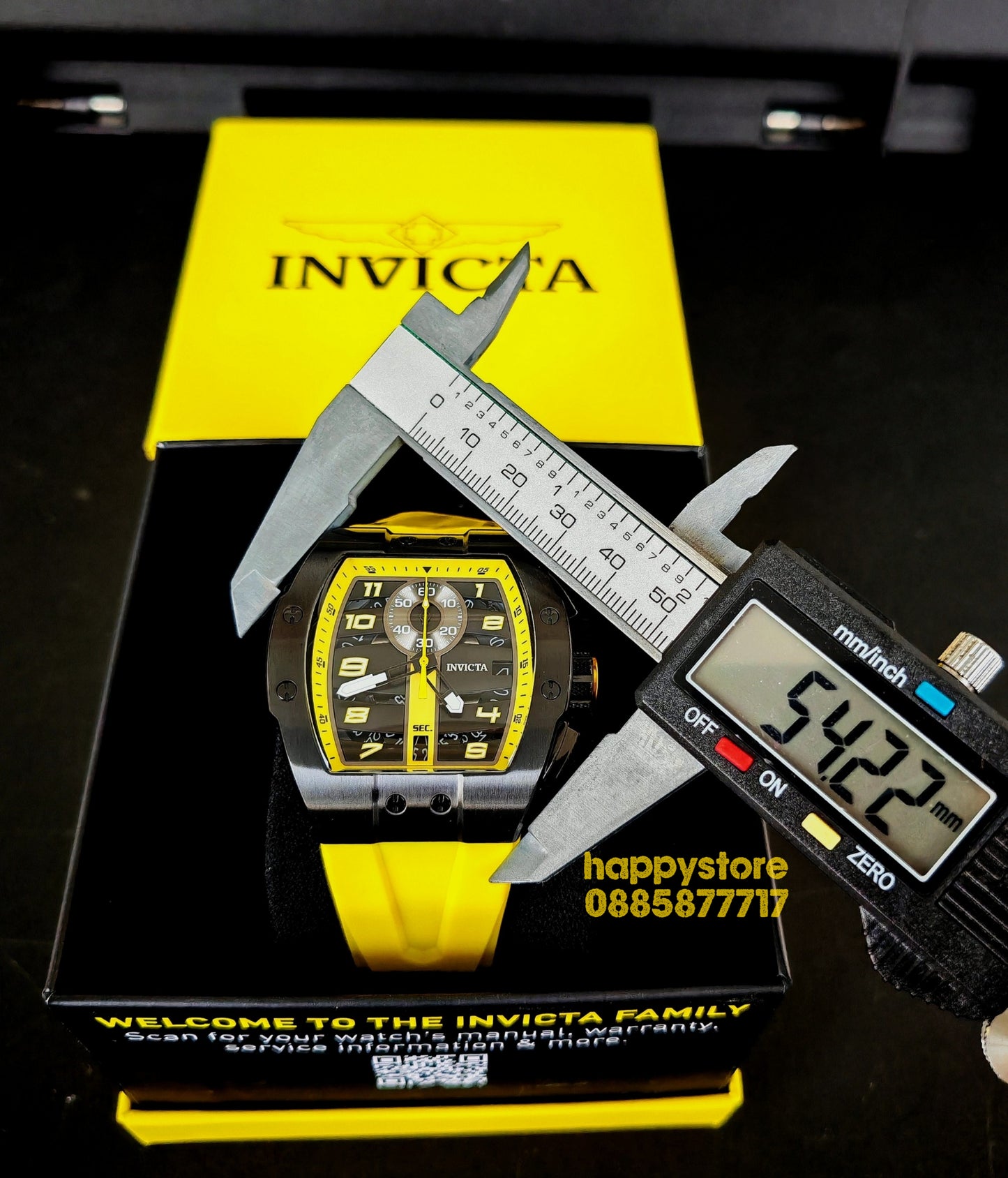 INVICTA Racing Yellow 44 mm