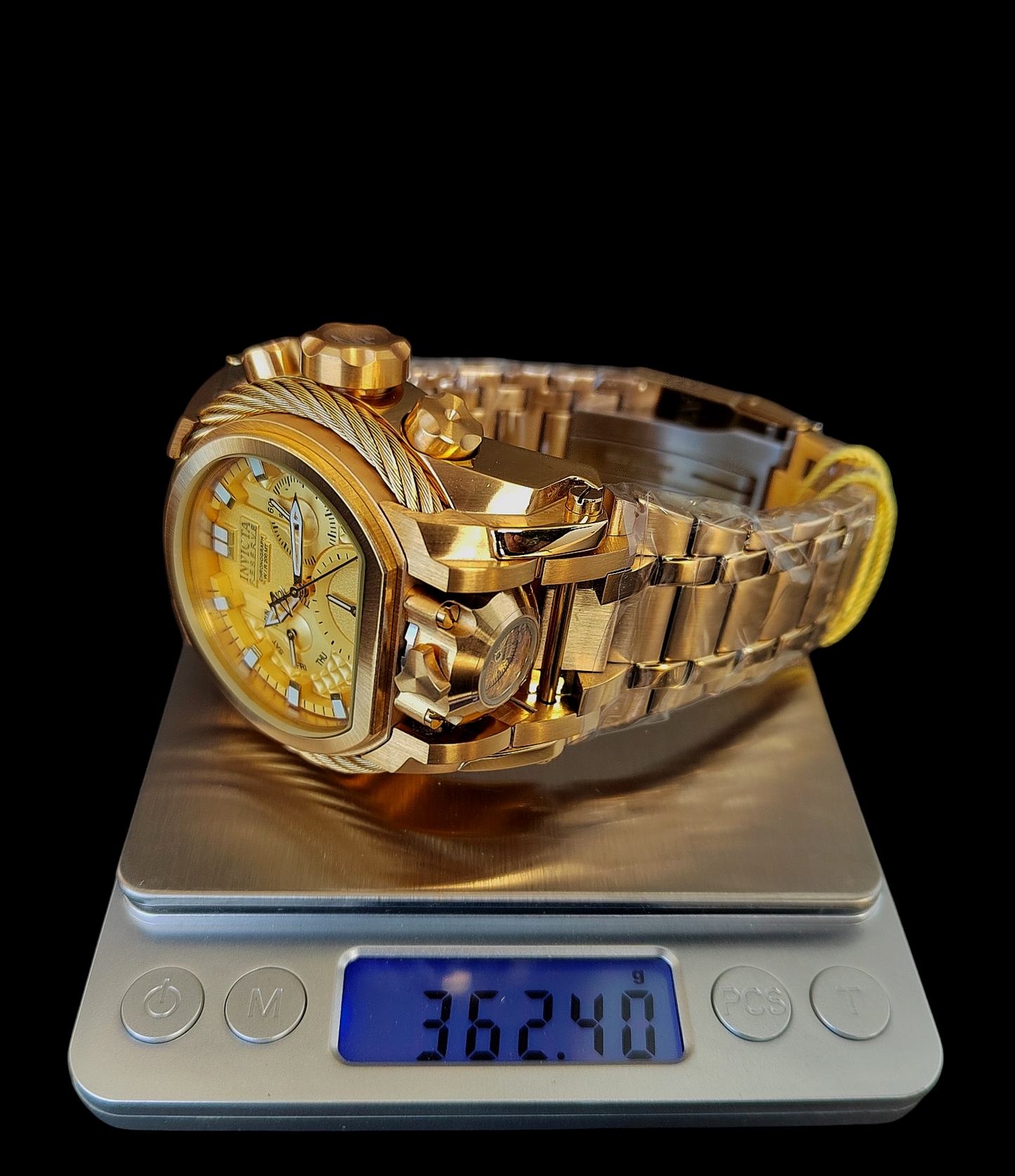 INVICTA Magnum Gold 52 mm